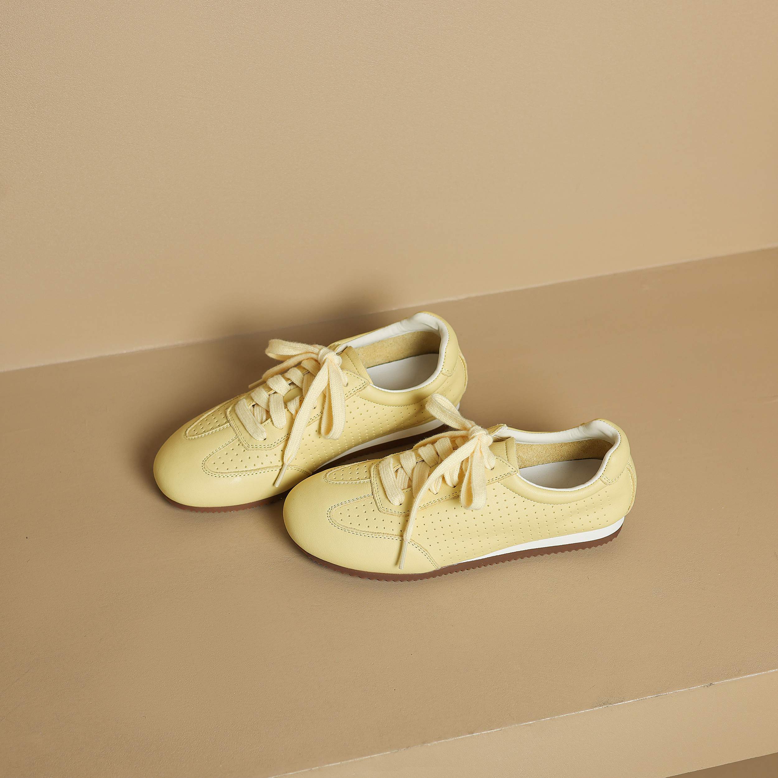 Lanxuryee Breathable Cow Skin  - Casual Sneaker Low 评论和价格
